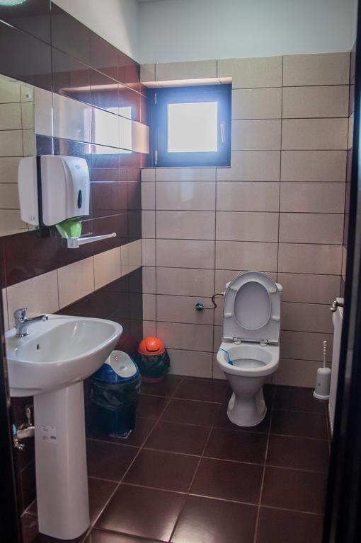 Pensiunea Drumul Voievozilor Arefu Exterior foto