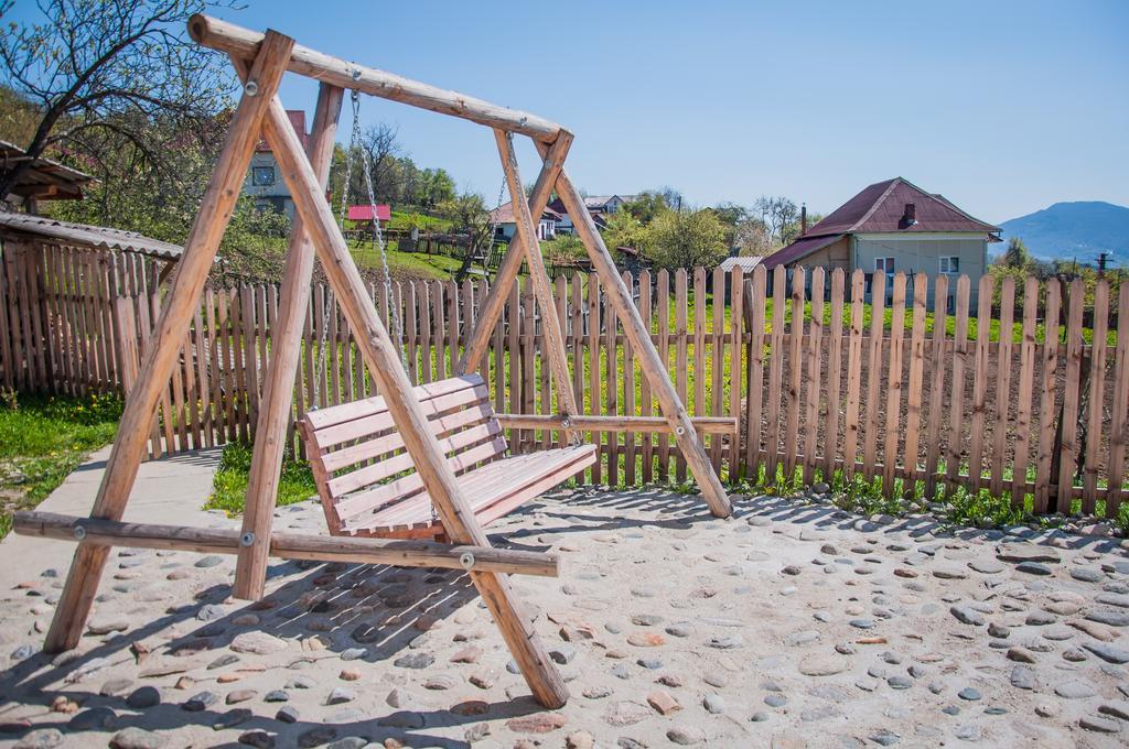 Pensiunea Drumul Voievozilor Arefu Exterior foto